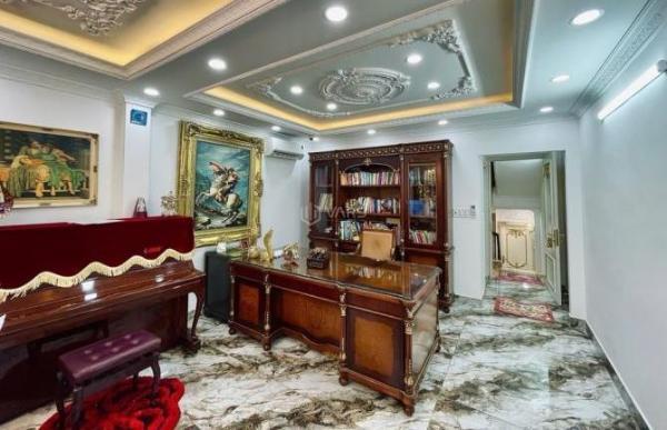 Cần bán Nhà mặt phố 105m²