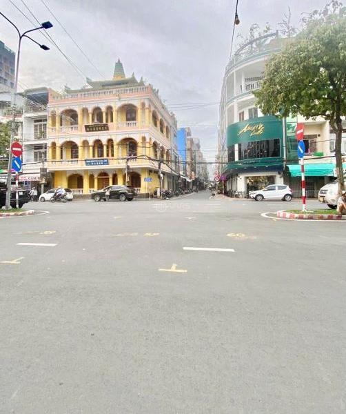 Cho Thuê Nhà 🏚️ Trệt 3 Lầu Thang Máy Ngay Ngã 3 Chợ Đêm Ninh Kiều