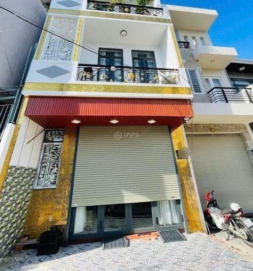 Cần bán Nhà mặt phố 26m²