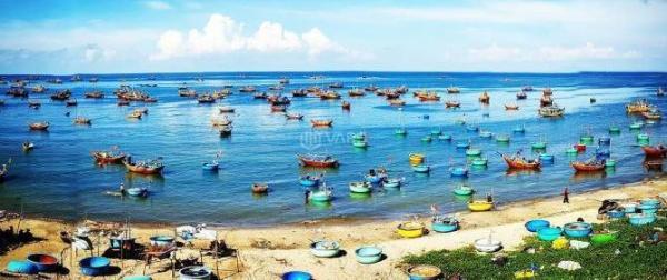 Bán đất mặt tiền Huỳnh Thúc Kháng và 🏤 giáp biển Mũi Né phía sau
