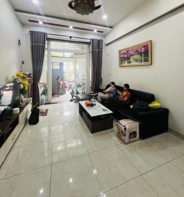 Bán Nhà mặt phố 72m²
