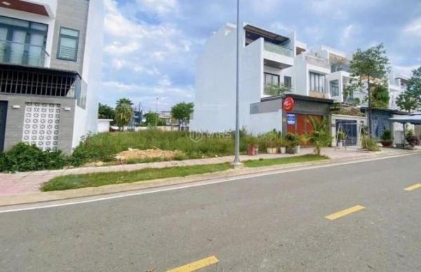 Chủ cần bán Đất nền riêng lẻ 240m²