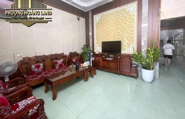 Bán Nhà mặt phố 99m²