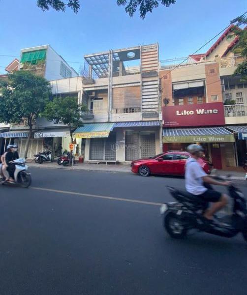 Chủ cần bán Nhà mặt phố 118m²