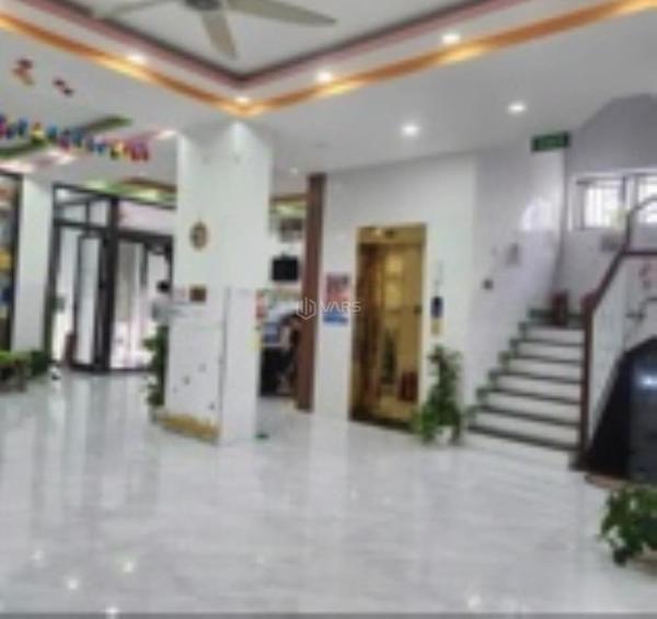 Bán Nhà mặt phố 175m²