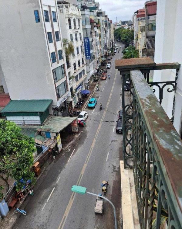 Bán Nhà mặt phố 90m²