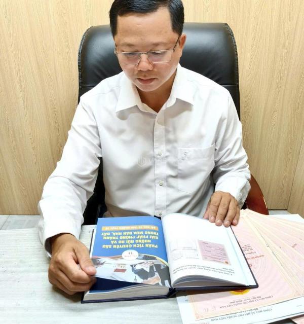 Nhà btct 4x13 hxh 1 trệt 2 lầu sân thượng 5pn chỉ 🏤 6,1 tỷ