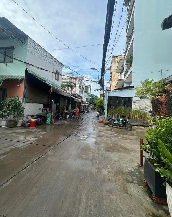 Bán nhà 3 mặt tiền, hẻm 2 xe 🏣 hơi q11 dt 3.5x17.8m giá dưới 8ty
