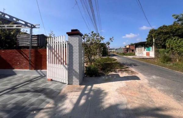 nhà và đất 151m2. 1 p khách 3 p ngủ. 1,03 🏢 tỷ