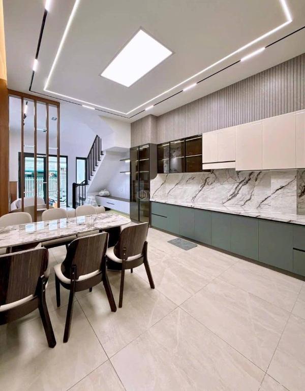 Bán nhà 1 🏠 trệt 2 lầu mới xd gần cty dược hậu giang