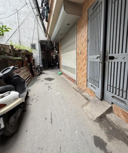 Bán Nhà trong hẻm 82m²