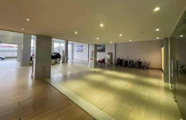 Cần cho thuê Nhà mặt phố 1200m²