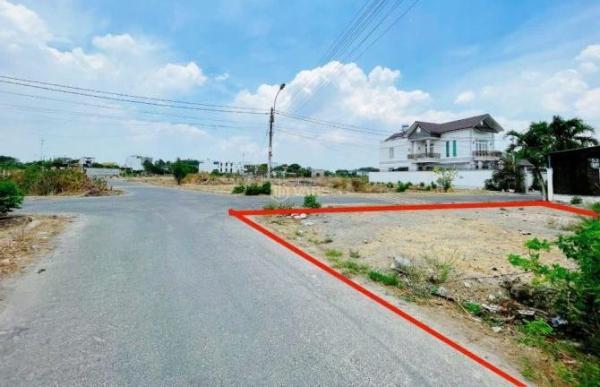 CHỐT GIÁ 720TRIỆU/137M2 (8m x 15m) LÔ GÓC 2 MẶT TIỀN THỊ TRẤN CỦ CHI – SỔ HỒNG 🏚️ RIÊNG – CÔN