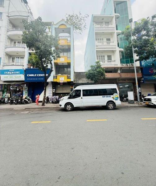 Bán Nhà mặt phố 164m²