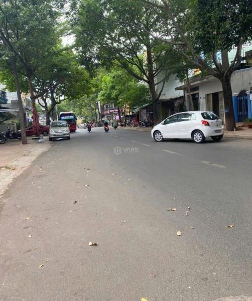 Chủ cần bán Nhà mặt phố 134m²