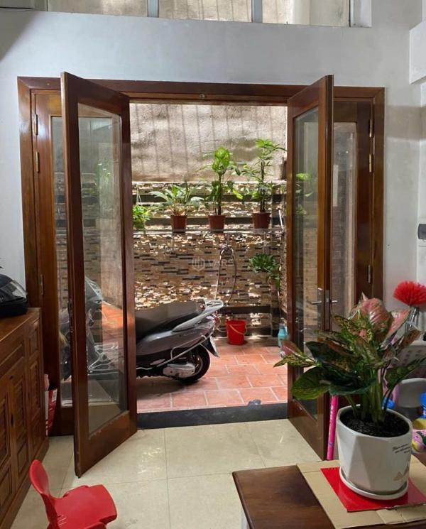 Bán nhà tại khu vực thanh 🏘️ xuân, ngõ rộng, có sân để xe