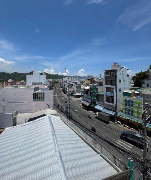Bán nhà 4 tầng hẻm 2,5m qh 5m cách 2/4 chỉ 10m. Vạn Thắng. 🏣 Ngang 4,15m cách chợ đầm 300m