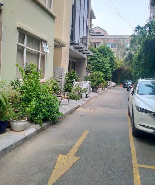 Cho thuê nhà Đồng Me 140m2*4T, nhà mới, thông sàn, ô tô 🆘 đỗ cửa, mặt tiền 11m - giá 42tr