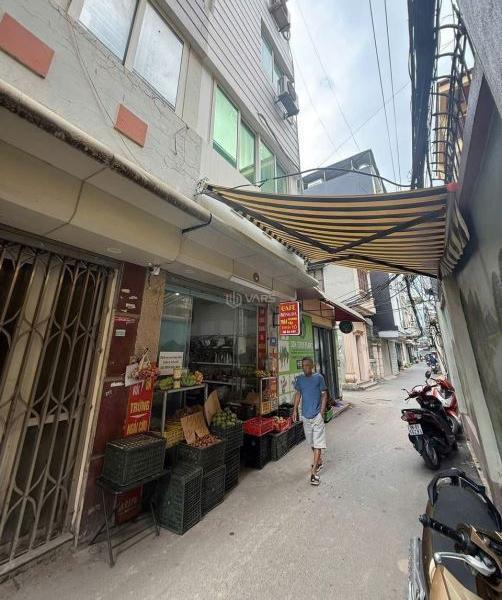 Cần bán Nhà trong hẻm 40m²