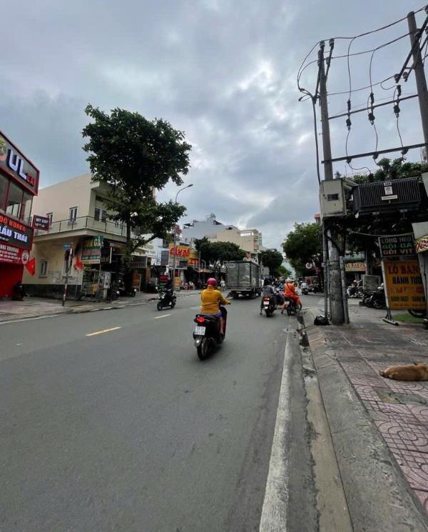 Chủ cần bán Nhà mặt phố 216m²