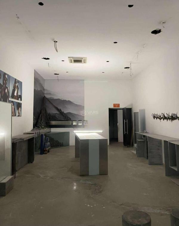 Bán Nhà mặt phố 186m²