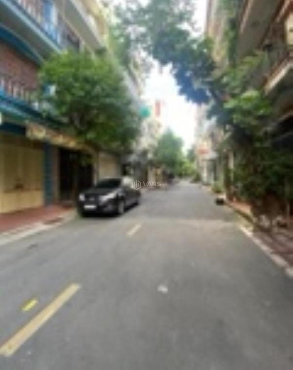 Liền 🏚️ kề kđtm đại kim - định công - kinh doanh sầm uất - vỉa hè ô tô tránh