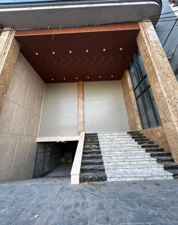 Cho thuê Nhà mặt phố 180m²
