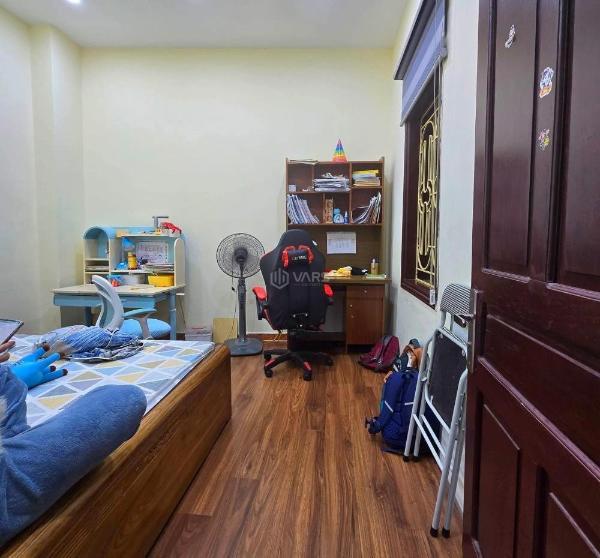 Cổ nhuế 45/58m2, 3 tầng, 🏦 mt 4.1m, 8.2 tỷ lô góc 3 thoáng, ô tô quay đầu