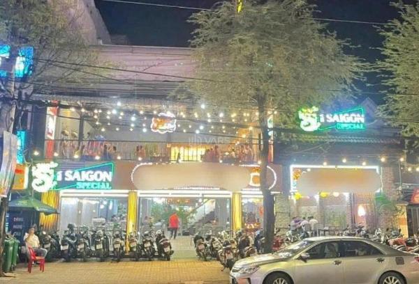 Cho thuê Nhà mặt phố 600m²