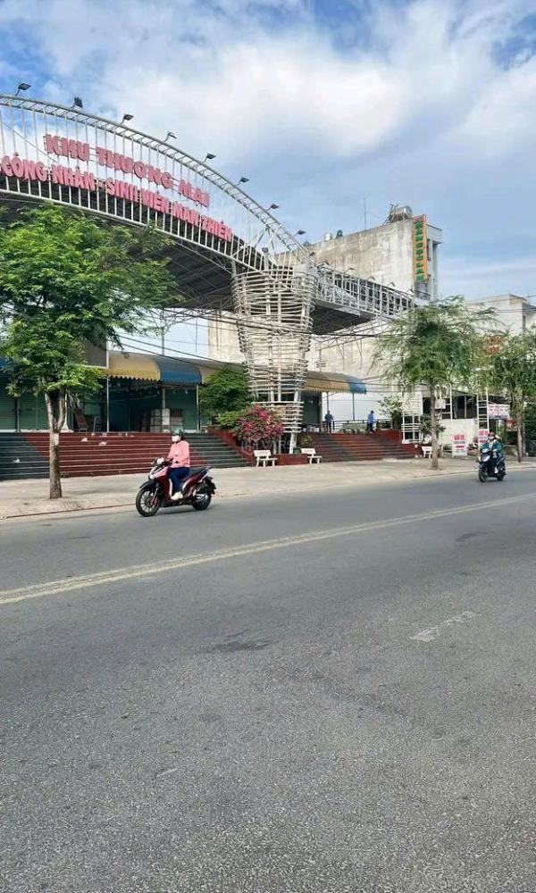 Cần bán Nhà mặt phố 128m²