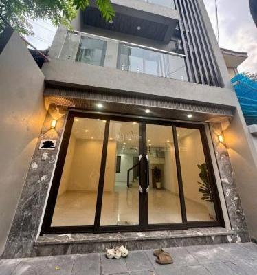 Bán nhà 5 tầng thang máy, 82m² 🏦 – cách ô tô đúng 1 nhà – thẳng phố – về ở ngay 82m2 giá