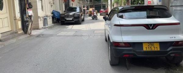 Cần bán Nhà trong hẻm 75m²