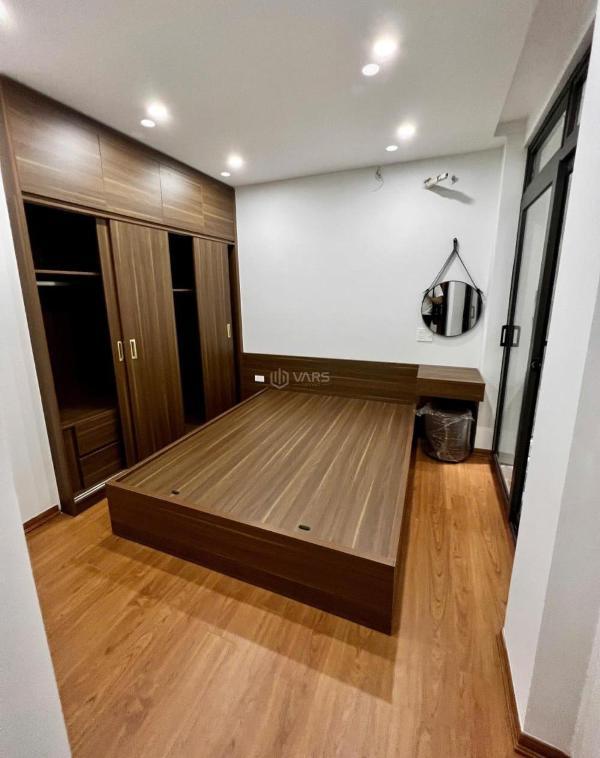 Bán 🔥 nhà đường đê la thành, ba đình, nhà đẹp ở luôn, 6 tầng thang máy