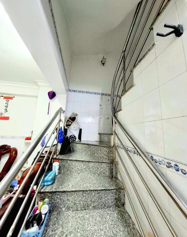 Bán nhà ngay mặt tiền phó đức chính quận 1, 35m2, 4 tầng chỉ ☘ nhỉnh 8 tỷ
