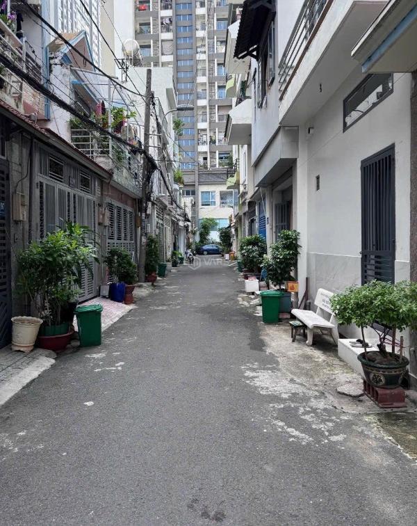 Bán Nhà trong hẻm 64m²