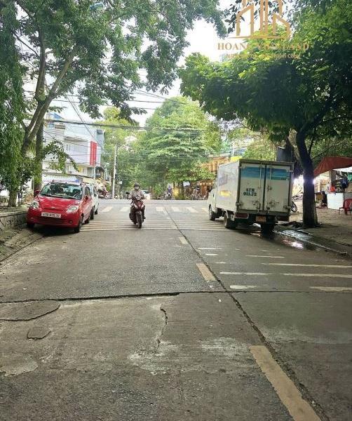 Chủ cần bán Nhà mặt phố 107m²