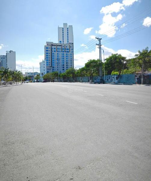 VIP :Lô mặt tiền Phạm Văn Đồng 🏣 (ngang 10m)-TP Nha Trang -💰200tr/m2, 315m2. Trực diện biển