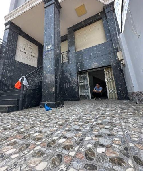Cần cho thuê Nhà mặt phố 178m²
