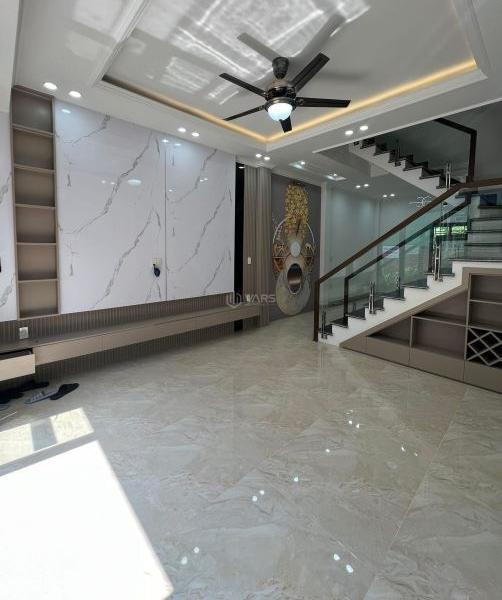 Chủ cần bán Nhà trong hẻm 42m²