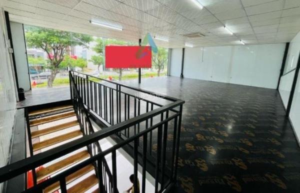 Cho thuê Nhà mặt phố 200m²