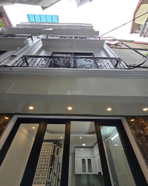 Trường chinh-đống đa. *dt: 🏢 48m2 x 4t x 3.8m.mt *nhà có sân , ngõ rộng, ôtô đỗ cử