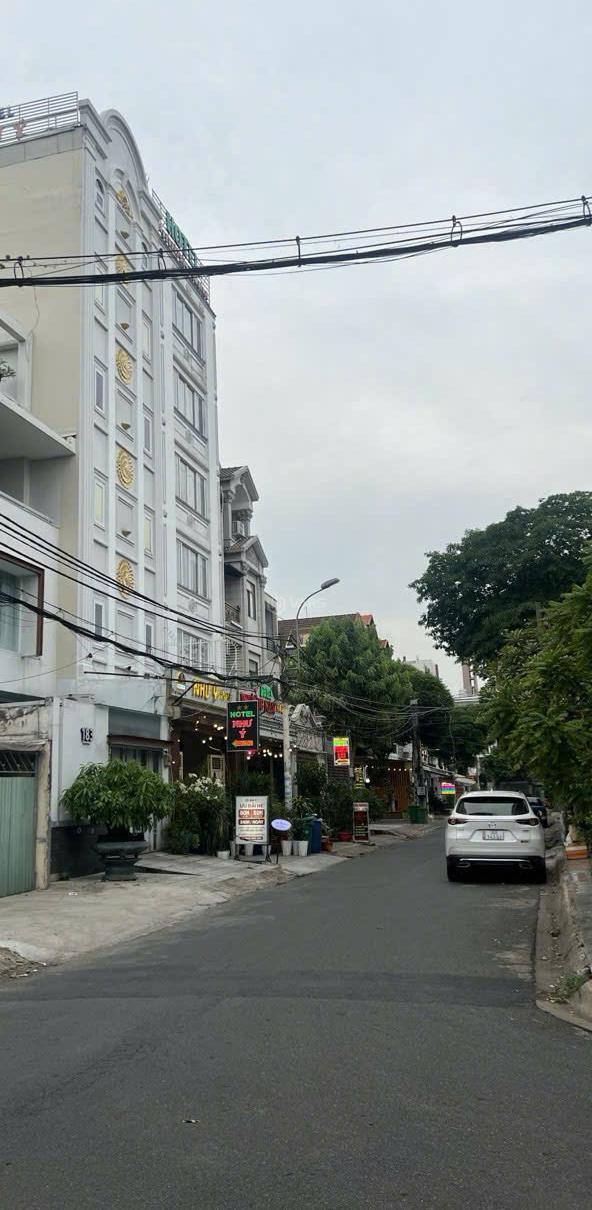 Bán khách sạn đang hoạt động, thu nhập 🏢 300tr/tháng