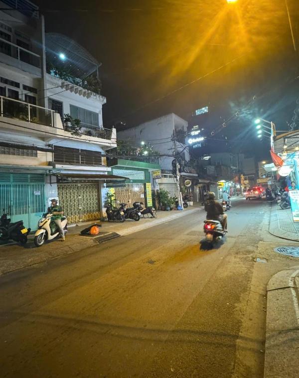Bán Nhà mặt phố 58m²
