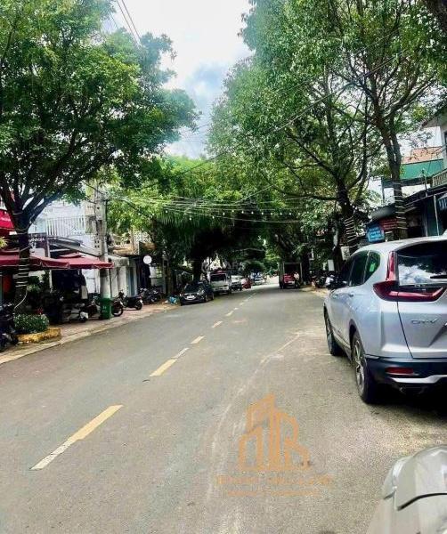 Bán Nhà mặt phố 103m²