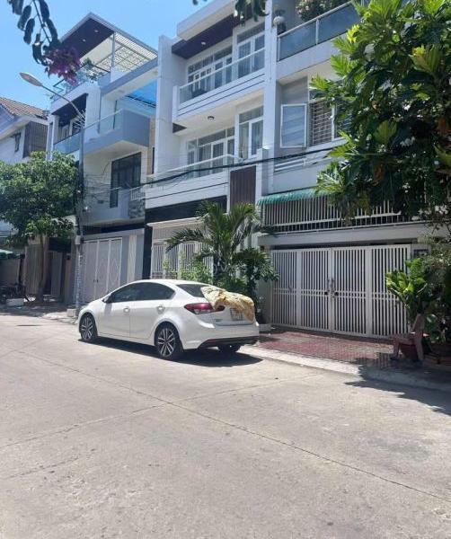 Bán Nhà mặt phố 98m²