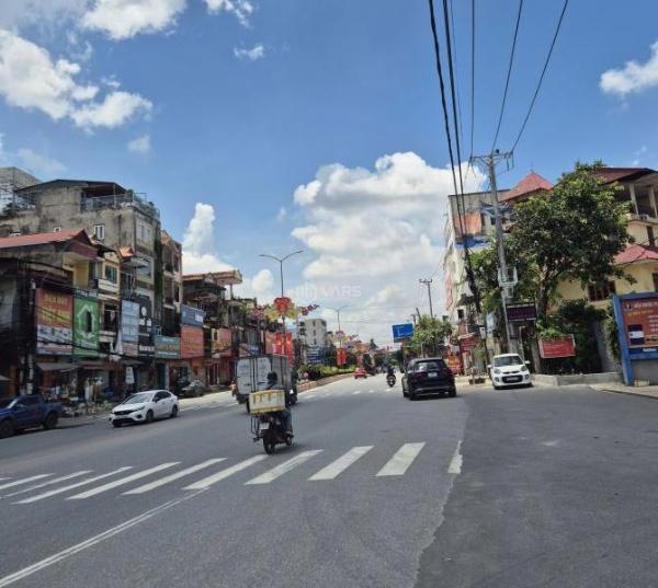 Bán Nhà mặt phố 244m²