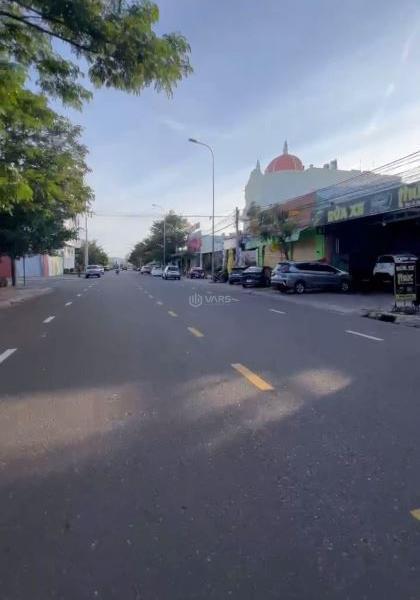 Bán lô 🏣 Đào Tấn ,Phường Phú Thủy, Phan Thiết , tỉnh Lâm Đồng ,hướng Đông giá 12 tỷ