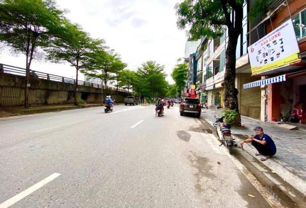 Bán gấp 🏠 nhà mặt phố tt ba đình dt 64m kd vỉa hè ô tô tránh nở hậu chào 18 t