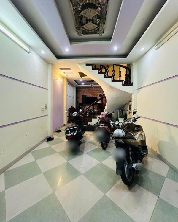 Cần bán Nhà trong hẻm 40m²