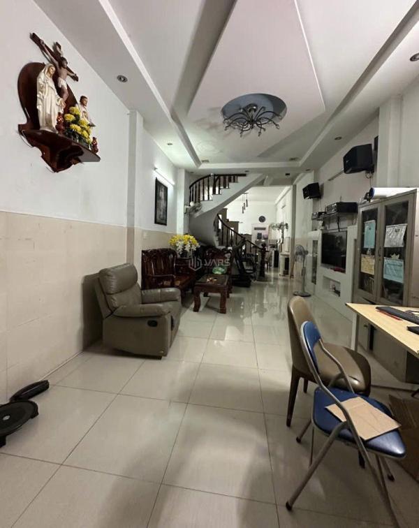 Bán Nhà mặt phố 102m²